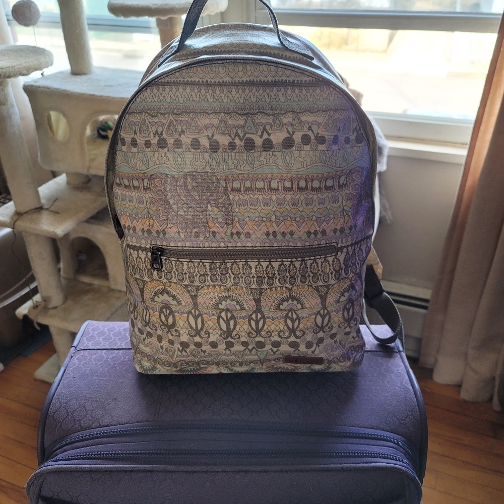 Backpack - Picture 4 of 10